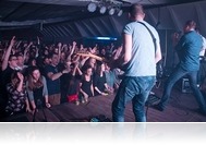 A múlt szétesik pixelekre - Vad Fruttik fénystoppolás a moziaulában 