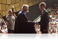 Átadták az első ELTE-s diplomákat Szombathelyen
