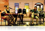 "Mind várunk a jelre" - Mózes Tamara és együttesének jazz estje a Cinema Caféban