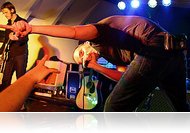 Ameddig van bádogdoboz, addig lőjenek is - Heaven Street Seven koncert a moziaulában