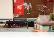 Csúcsüzem a terepasztalokon - Vasútmodell kiállítás a színházaulában