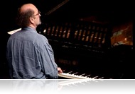 15 muzsikus emlékezik a magyar improvizatív zene atyjára - Dr. Szabados György emlékest a Fonóban (jún. 11.)