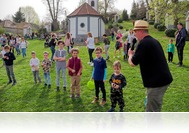 Így locsoltak a gencsi legények - Húsvéti tojásvadászat és locsolóvers mondás a Szentkúton (videóval)