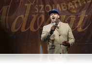 A Szökős Néptáncegyüttes és Takács Nikolas adventi fellépése a főtéren