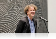 Trifusz Péter személyes tárlatvezetése lovagtermi kiállításában (júl. 27.)