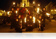 BE-JÓ így játszani a tűzzel! - A BE-JÓ Tűztáncosok műsora a kőszegi Fő téren
