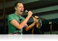 Forradalom Bohémiában! - Vad Fruttik lemezbemutató koncert a moziban