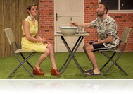 Groteszk színjáték egy kertvárosi megvilágosodásról - Vojáger a Kőszegi Várszínházban (júl. 25.)