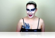 A lány, aki a kockásfülű nyúllal alszik, egyébként meg macska, űrlény és Trónok harca egy személyben - Savaria youtuberei