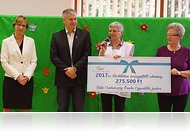 Adományt kapott a gyógyfürdőtől a büki Csodaország Egyesület