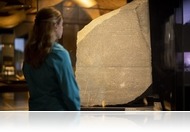 Egyiptomiak ezrei követelik vissza a British Museumtól a Rosetta-követ