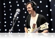 Hódít a The Qualitons – Megérkezett a videó a KEXP stúdiójából