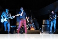 "Peter Schmeichel maga a szűzhó" - Meztelen Diplomaták akusztik a Sportházban