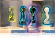 Kortárs üvegművészeti kiállítás a Schrammel Gyűjteményben