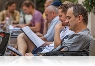 Karneválszínház: A főnök meg én meg a főnök