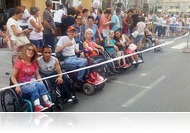 Kerekesszékeseket hozott az Álomszállító a Savaria Karneválra