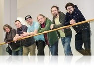 Kedves Kutyák rugóznak Copy Con előtt - Március végén a Végállomásban lép fel a Canis Cara