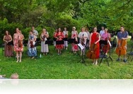 Az arborétumban muzsikáltak a Sárvári Vonósok
